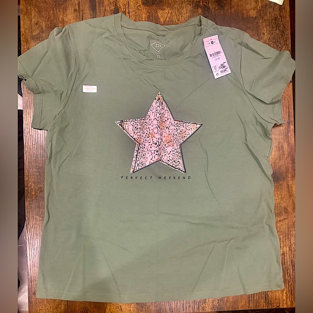 ‘Perfect weekend’ t-shirt size xl green